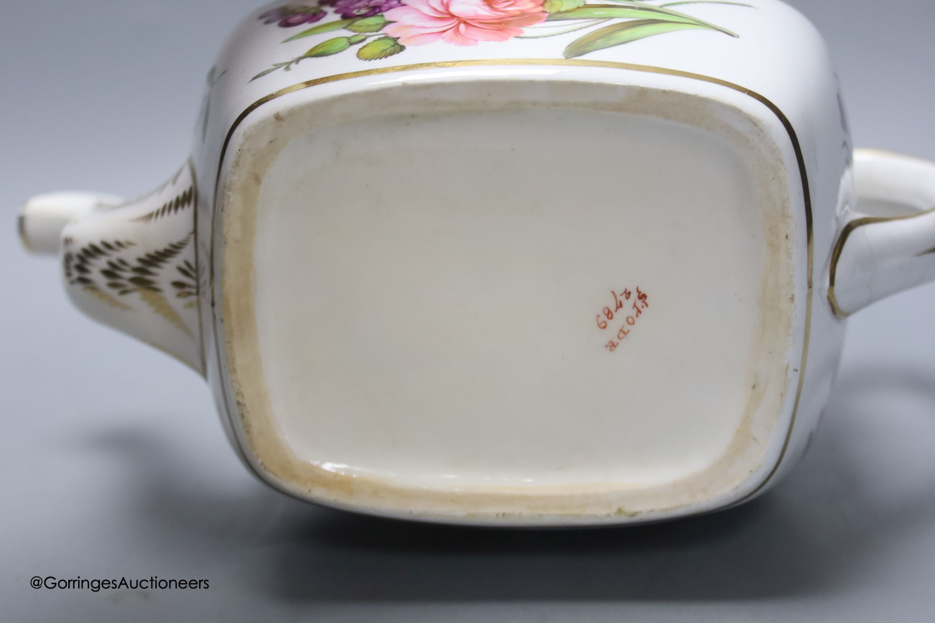 A Spode floral painted tea pot, c.1805, overall height 14cm